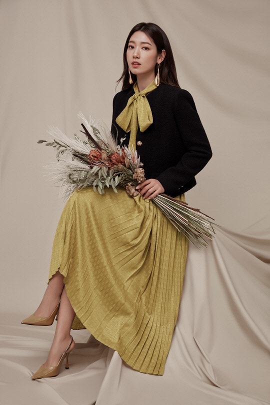 배우 박신혜 가을 화보 모조에스핀(MOJO.S.PHINE) 제공